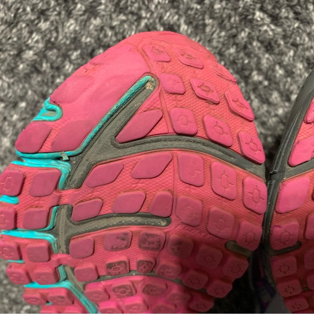 Brooks Women's Adrenaline GTS 17 Running Shoe size 9 NARROW. - Picture 8 of 10